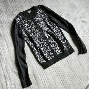 WOMENS GRAY&WHITE: PRINTED CARDIGAN